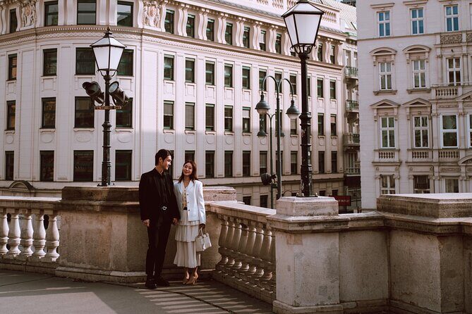 1.5 Hour Cinematic Style Portrait Photoshoot and Tour in Vienna - Setting Off at Staatsoper: a fast start, then flexible routes