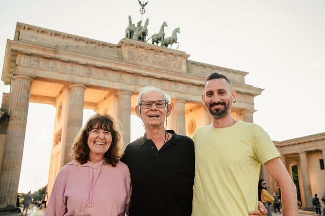 1.5 Hour Cinematic Style Portrait Photoshoot and Tour in Vienna - Volksgarten: flowers, fountains, and a Greek-style temple look