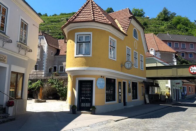 3-Hour Private Hiking Tour to historic places around Spitz in Wachau Valley - Weather, rain umbrellas, and winter gear you might need