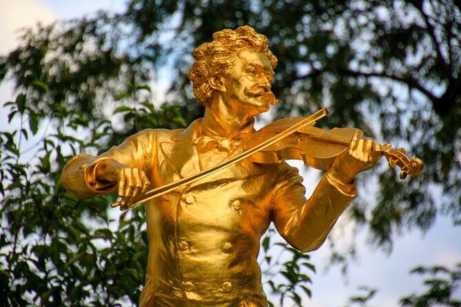 3 hour private tour in Vienna with private car - Maria-Theresien-Platz pairs: Kunsthistorisches Museum and the Natural History Museum