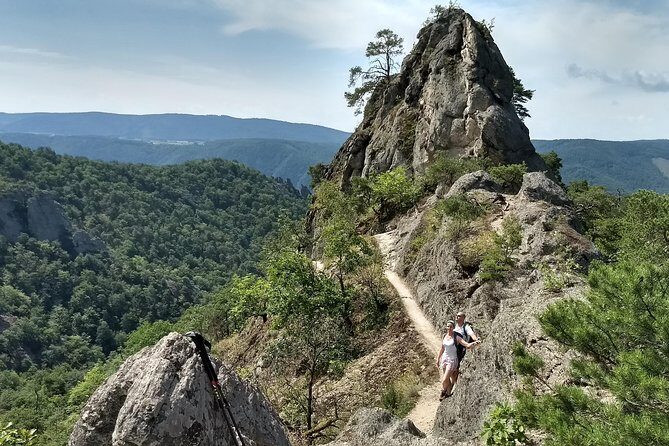 4-Hour Private Alpine Hiking Tour 'In the footsteps of king Lionheart' - Price and logistics: what $277.60 per person is really paying for