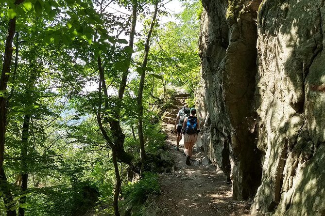 4-Hour Private Alpine Hiking Tour 'In the footsteps of king Lionheart' - What to pack and how to dress for Wachau weather that can change fast