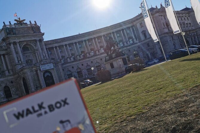 A box for a romantic walk in the city center of Vienna - Who will like Love in Vienna the most