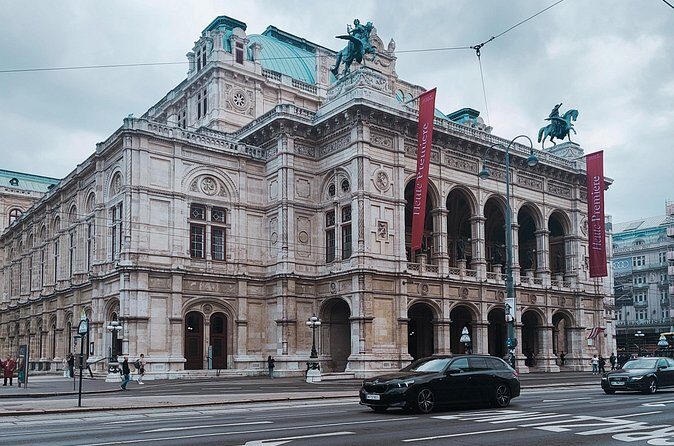 A private Historical Walking Tour in Vienna - Stephansdom, Mozarthaus, the Anker Clock, and St Rupert’s Church