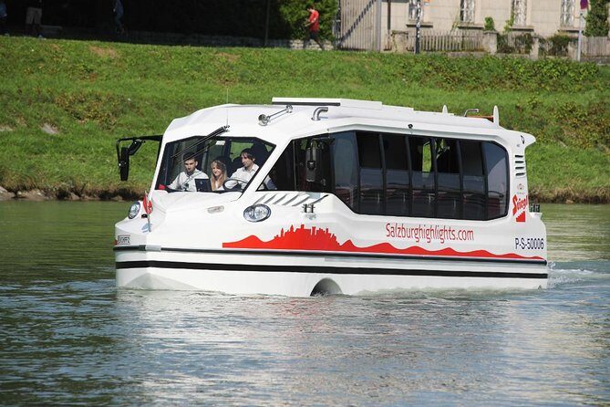 Amphibious Splash Tour on the water & on the land in Salzburg - The lake stop near Leopoldskron Palace and Sound of Music photo time