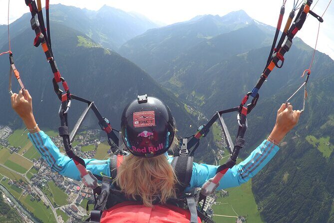 An unforgettable super high altitude flight with an indescribable view - Mayrhofen Tandem Paragliding: What That High-Altitude Takeoff Actually Does to Your Brain