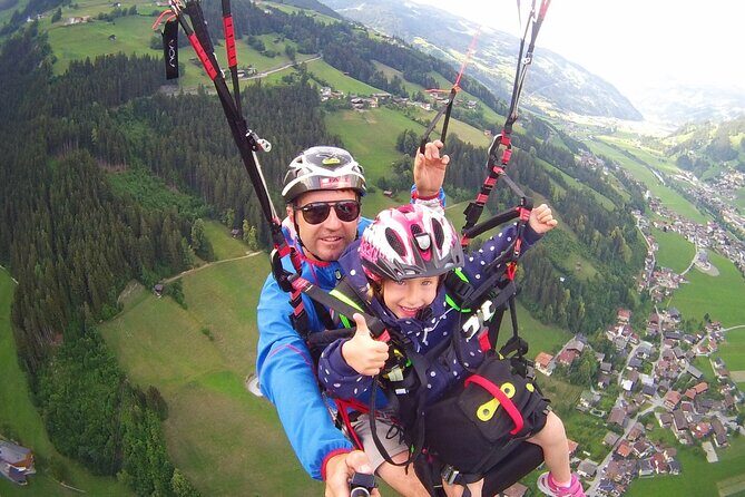 An unforgettable super high altitude flight with an indescribable view - Safety and Comfort: How the Tandem Crew Builds Trust Fast