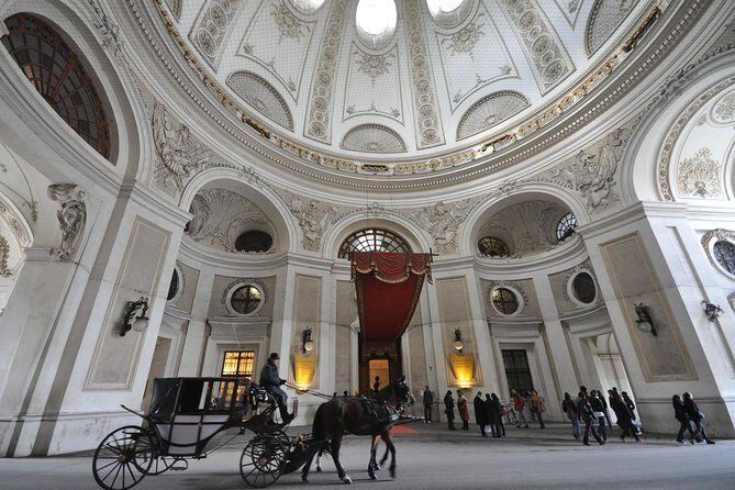 Authentic Experience: When in Vienna, do as the Viennese do! - What the guides actually bring to the walk
