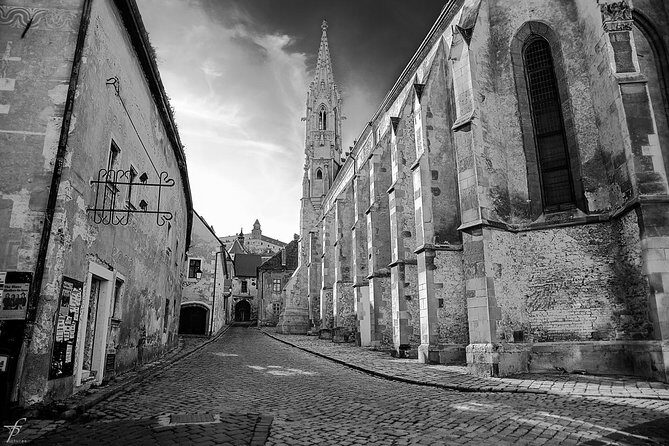 Beer Lovers’ Day Trip: Vienna to Bratislava - Meet-up time and the Bratislava landmark that anchors the plan