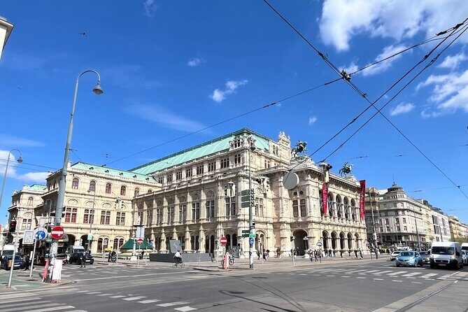 Bites & Sights Vienna Authentic Gourmet Walk - From Rathausstraße 4 to the Parliament: A Clean Start