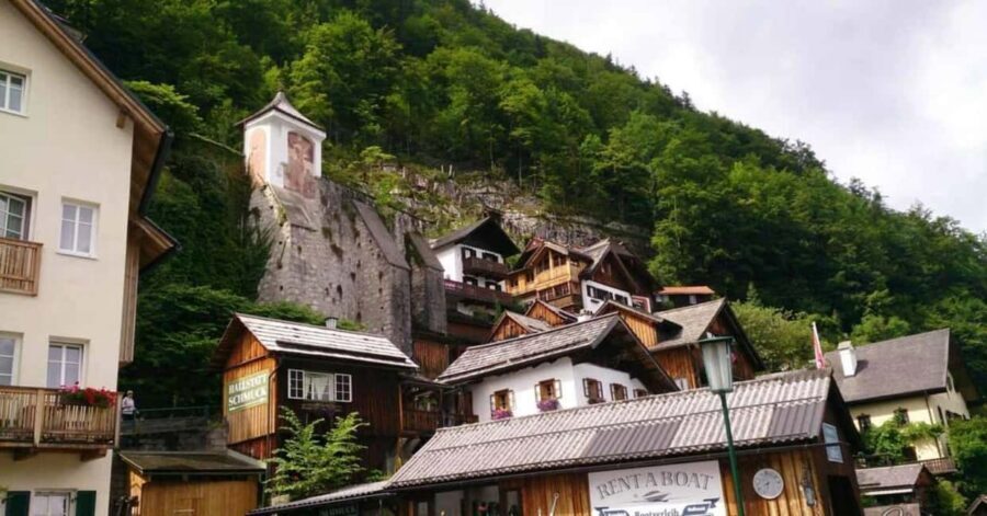 Bratislava/Vienna: Hallstatt, Salzburg, & Alpine Music Tour - Who should book this tour?
