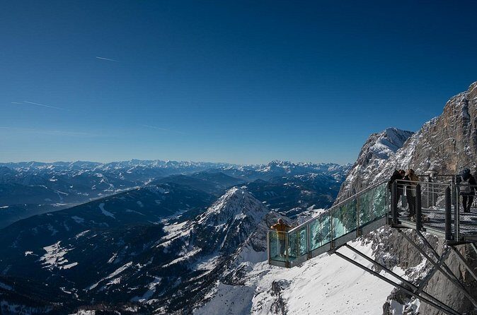 Breathtaking Mountains in One Day Trip from Vienna to Dachstein - Stop 4: The return to Vienna and the last restroom-and-snack break