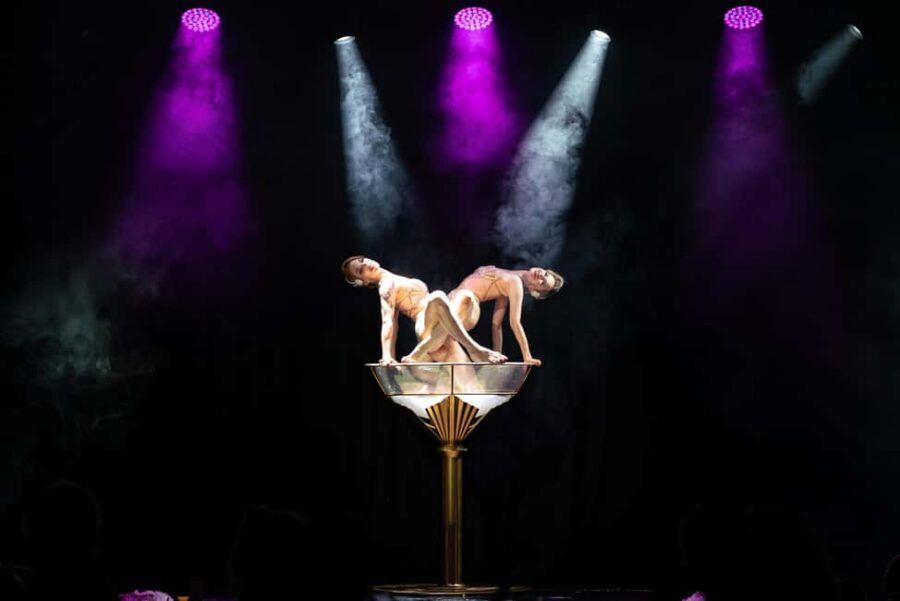 Burlesque Dinner Club in Vienna - The burlesque dinner club show: seduction, elegance, and live energy