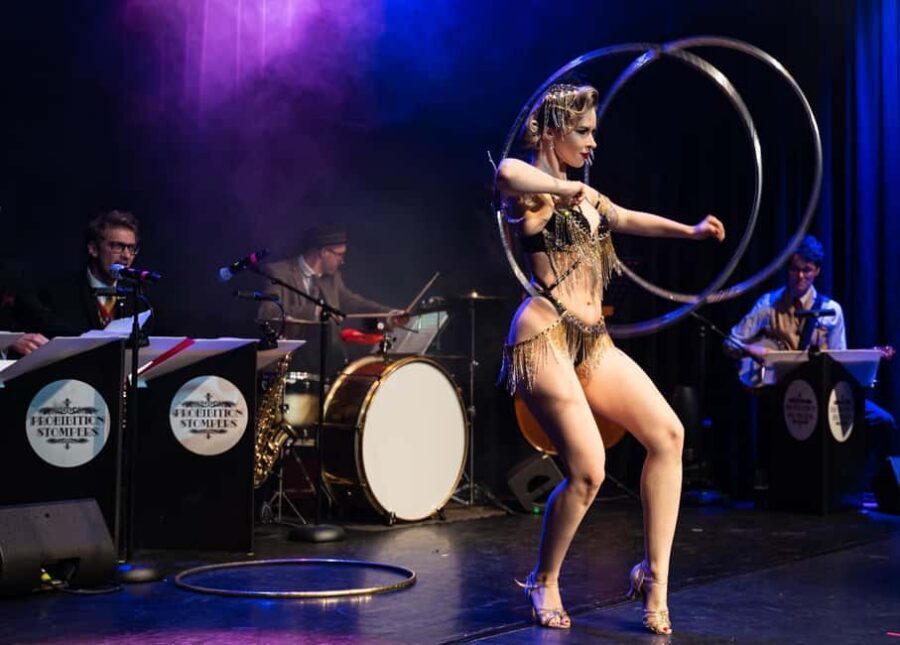 Burlesque Dinner Club in Vienna - Program flow and timing: from dinner to the 9:30 party