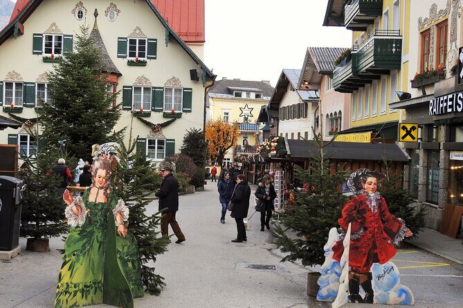 Christmas Markets Tour with St.Gilgen + St.Wolfgang + Hallstatt - Pickup Timing and the Small Minivan Style