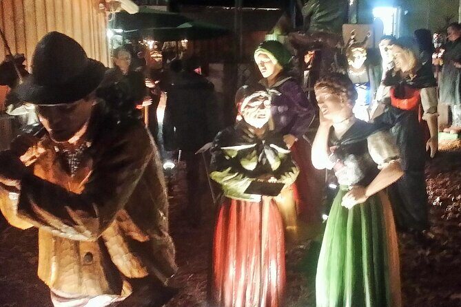 Christmas Markets Tour with St.Gilgen + St.Wolfgang + Hallstatt - St. Wolfgang im Salzkammergut: Market Streets Plus the Winged Gothic Altar