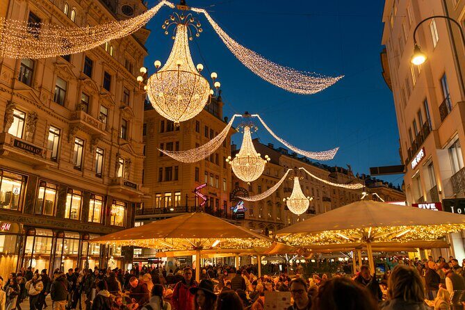 Christmas Walk Vienna : 5 Markets & Old Town in 3h (EN/DE) - Stop 4: Maria Theresia Denkmal and that imperial wintry pause