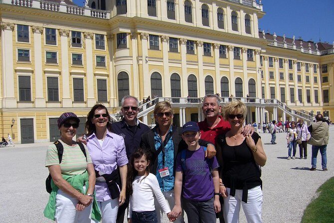 Classic Private City Tour Vienna - Why Vienna looks better from a private car (and a good guide)