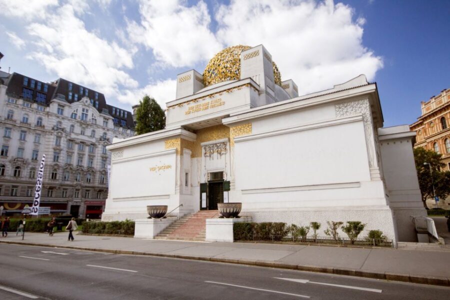 Classic Vienna: 3-Hour Guided Bike Tour - Why the guide experience feels like the real value