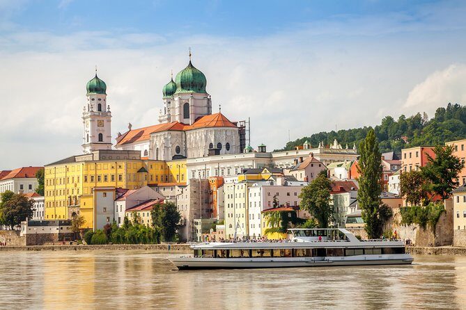 Customized Private Tour to Salzburg for Cruise Guests from Linz or Passau - Getting picked up in Passau or Linz without losing your day