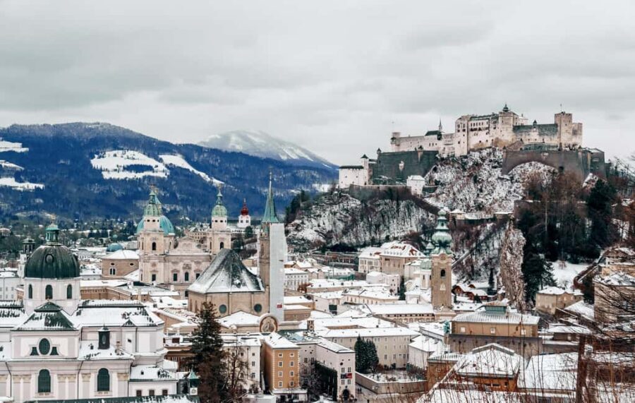 Day trips from Vienna: Hallstatt & Salzburg Guided Tour - Hallstatt UNESCO: guided walking + about two hours to wander