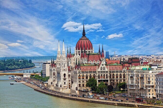 DayTrip to Budapest and Bratislava, two capitals - Key highlights at a glance