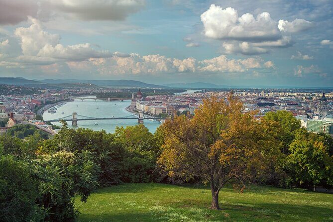 DayTrip to Budapest and Bratislava, two capitals - St. Stephen’s Basilica and Budapest Old Town free time