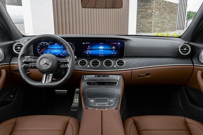 Departure Private Transfer Vienna to Vienna Airport VIE by Sedan - Airport Arrival: Where Things Usually Go Right