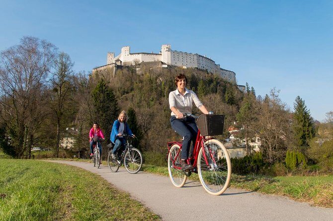 Discover Salzburg by bike: Fun and informative - Schloss Hellbrunn: 400 years of shade, palace park, and the Gazebo moment