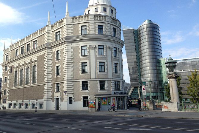 eBike Vienna 90min guided tour - use ebike for the whole day - Timing That Works: 11:00 Start and Easy Returns