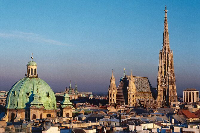 Exciting history tour and discovery of Vienna's secrets - Starting at Graben 32: where the walk gets real