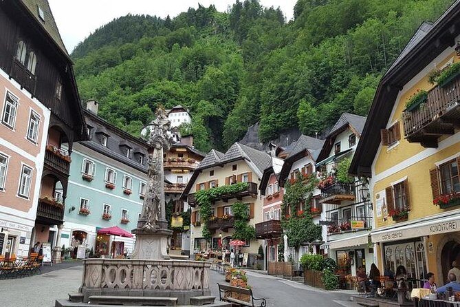 From Prague: Private Hallstatt Alps Day Trip with Lakeside Picnic - Driver vs. Licensed Guide: How the English-Speaking Part Works