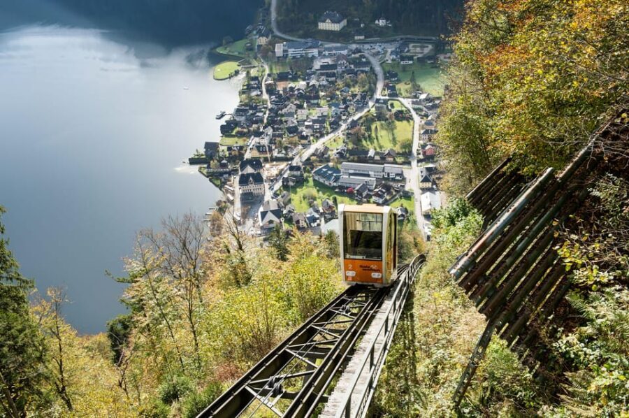 From Vienna: Hallstatt, Mountains & Alpine Lakes Day Trip - The countryside transfer: views from the coach and guide-led context