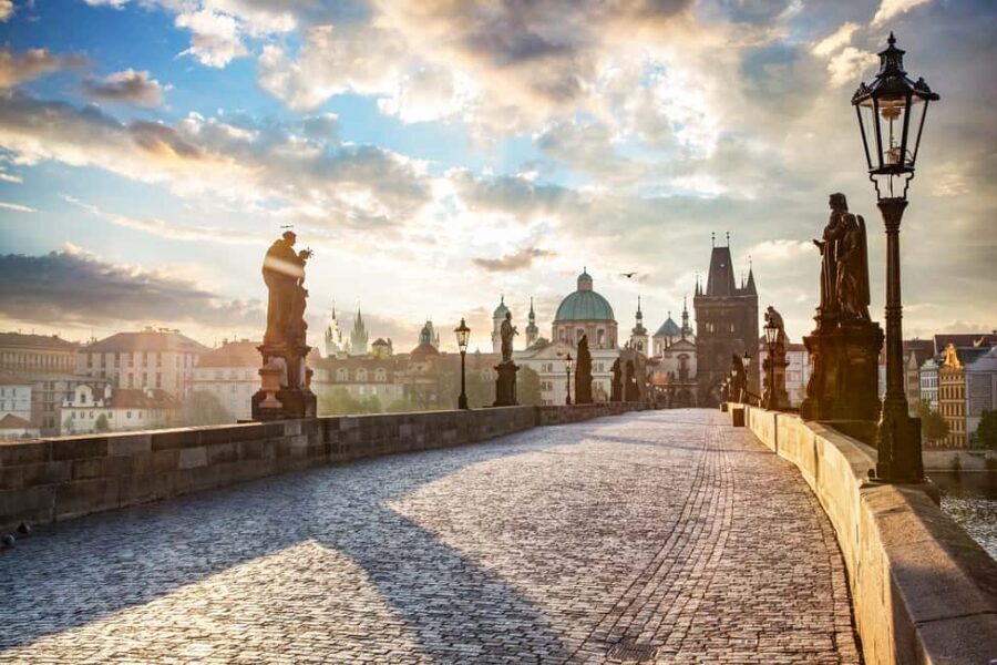 From Vienna: Prague City Guided Tour With Hotel Pickup - Food You Can Actually Plan On: Trdelník, Mulled Wine, Czech Sausages