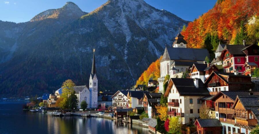 From Vienna: Private Hallstatt Day Tour - Gmunden on Traunsee: a guided taste of the lakeside life