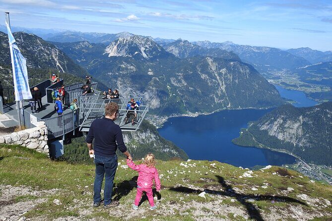 Full-Day Minivan Tour From Salzburg to Hallstatt with 5 Fingers,Lakes&Mountains - Sankt Gilgen and St. Wolfgang: Quick Stops That Make You Want More
