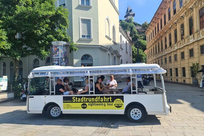 Graz city tours - Getting Oriented in Graz on an Electric Bus