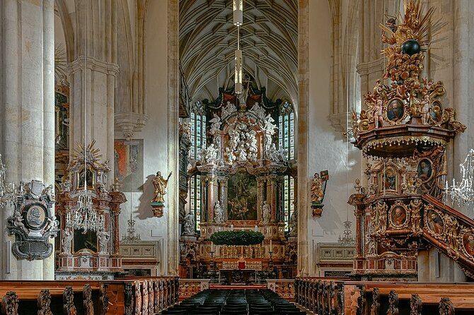 Graz Old Town Highlights Private Walking Tour - Starting at Gratia: Kaiser-Franz-Josef-Kai 14 is a smart launch point