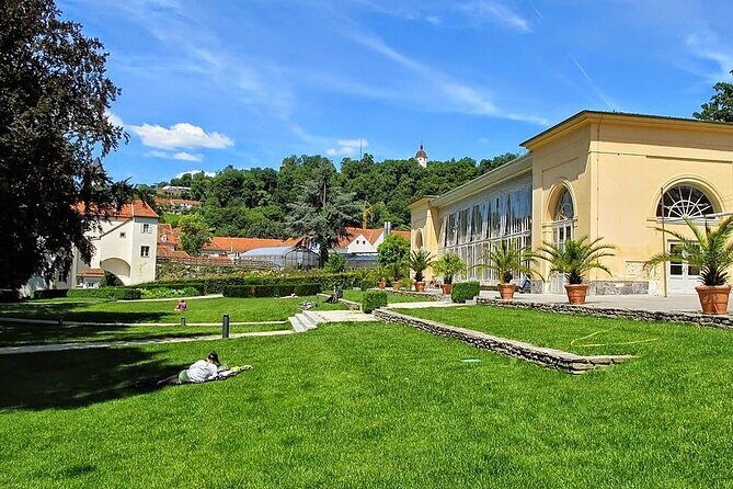 Graz Old Town Highlights Private Walking Tour - Stop 1: Getting oriented around the start point