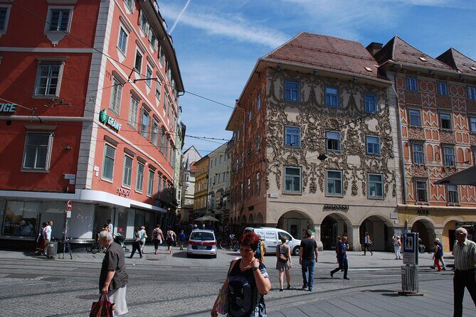 Graz Private Walking Tour With A Professional Guide - Kunsthaus and Rathaus: art meets civic life on the same route