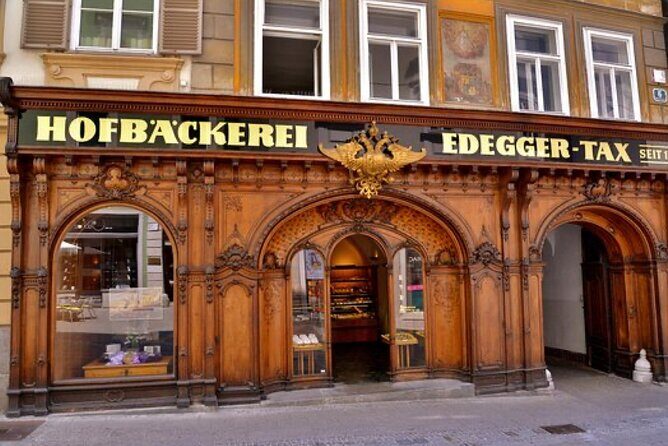 Graz Scavenger Hunt and Sights Self Guided Tour - How the route moves from Rathaus to Glockenspielplatz