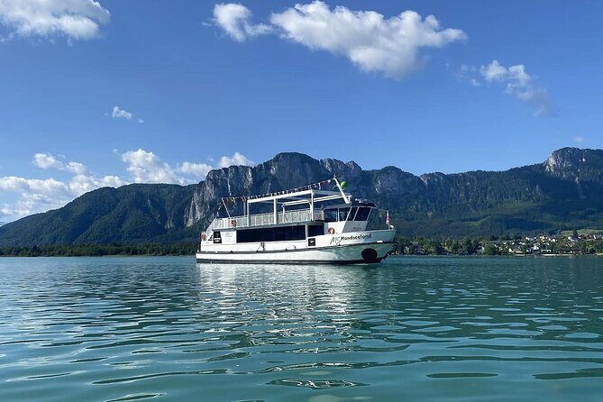 Guided excursion to Hallstatt in the Salzkammergut from Vienna - Lake Wolfgangsee and St. Gilgen: scenic driving that still feels like progress