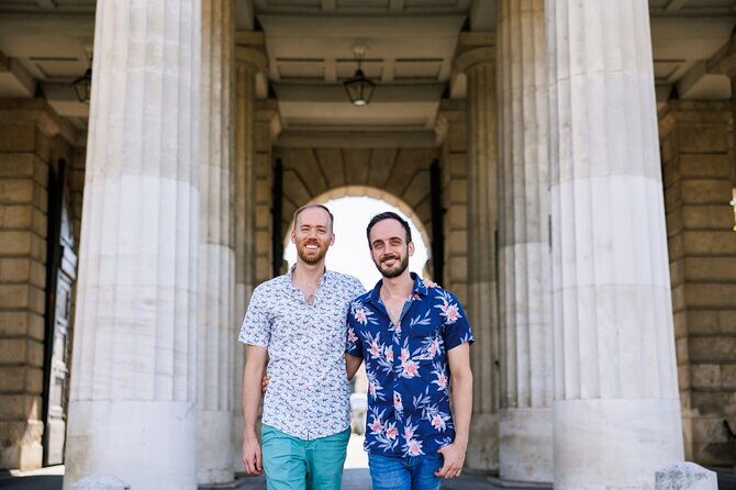 Guided Photoshoot Experience in Wien - Andi’s Style: Calm Direction and Instant Feedback