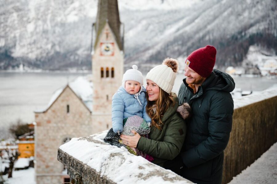 Hallstatt: 2-Hour Guided Walking Tour with Photographer - Getting started at Seecafé: fast meet-up, no confusion