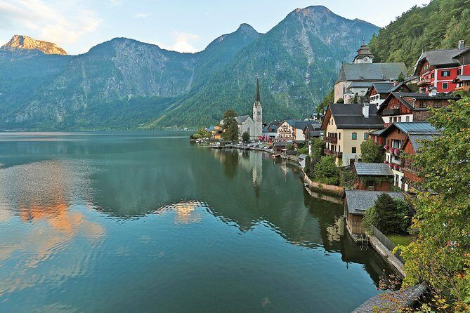 Hallstatt Guided Day Trip from Vienna With Boat Ride Option - Hallstatt Old Town: Your Real Time to Walk, Eat, and Look