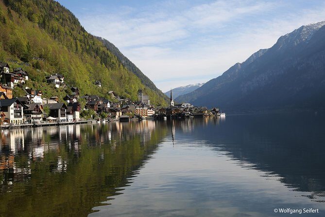 Hallstatt Half-Day Tour from Salzburg - Lake Hallstatt: a calm option when you don’t want stairs