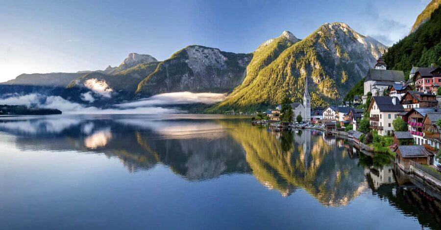Hallstatt Highlights Day Trip from Salzburg with St. Gilgen - St. Gilgen Photo Stop: Lake Wolfgang Without the Rush