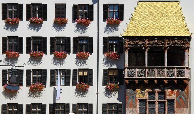 History and Strudel, get 800 years and yummy food, local guide - Key takeaways