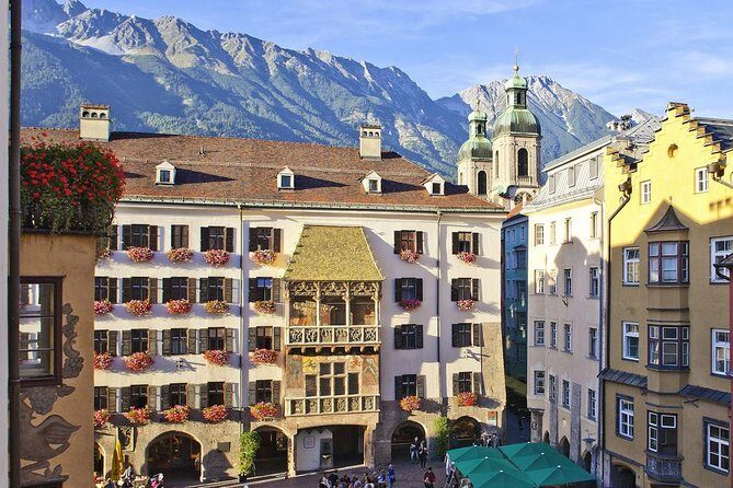 History and Strudel, get 800 years and yummy food, local guide - Coffee, strudel, gelato: included food that fits the walking pace
