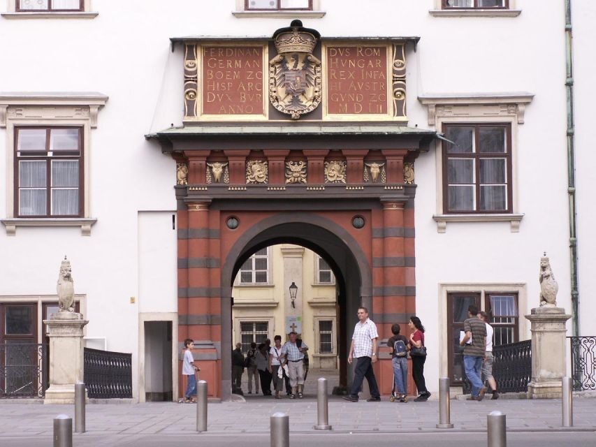 Hofburg, Sisi Museum and Imperial Apartments Private Tour - Where you meet and how you start without wasting time